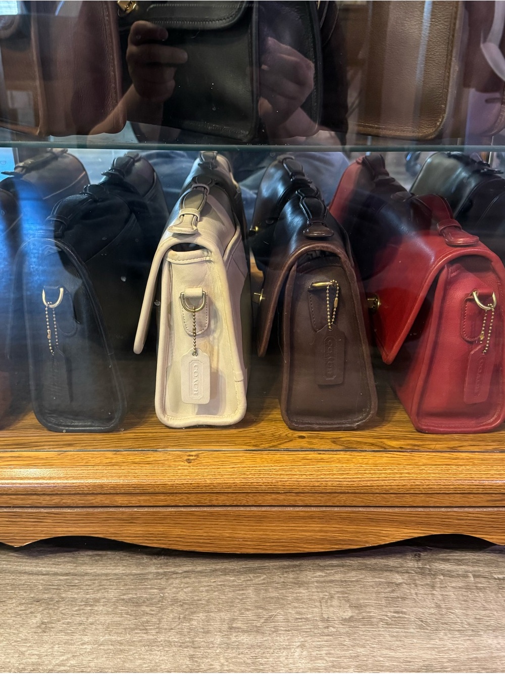 Vintage Coach Courts - Picture 2 of 15